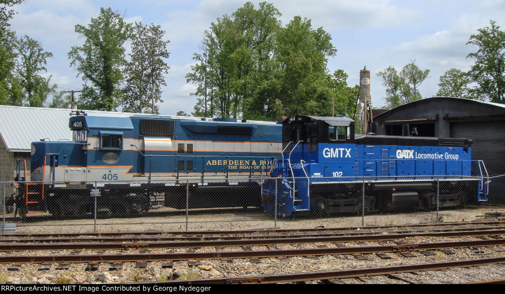 AR 405 GP38 and GMTX 102 at the shop Aberdeen & Rockfish RR Co.